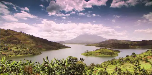 Comfortable AC Bus Hill Tour: Bandarban & Rangamati