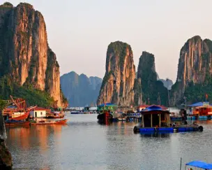 Northern Vietnam Scenic Tour: Hanoi & Halong Bay